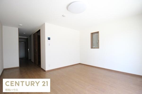 居室・リビング　【参考】105号室の写真（同タイプ）