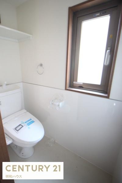 トイレ　【参考】105号室の写真（同タイプ）