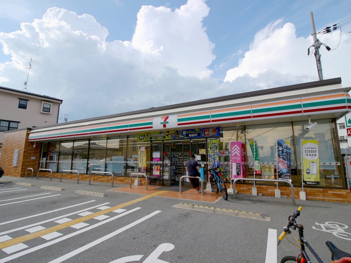 コンビニ　セブンイレブン池田鉢塚３丁目店（コンビニ）まで92m