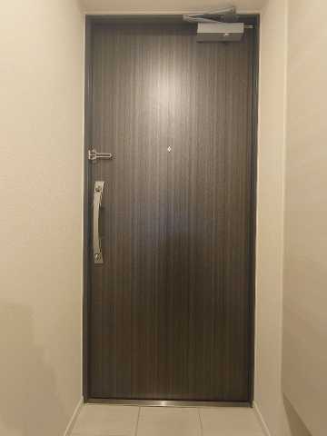 玄関　※参考写真です。似た間取り・他部屋の写真となります。