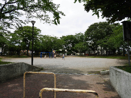 公園　伊興公園（公園）まで320m
