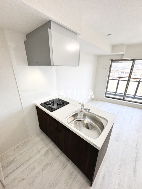 キッチン　周りを見渡しながら調理のできるカウンターキッチンです♪