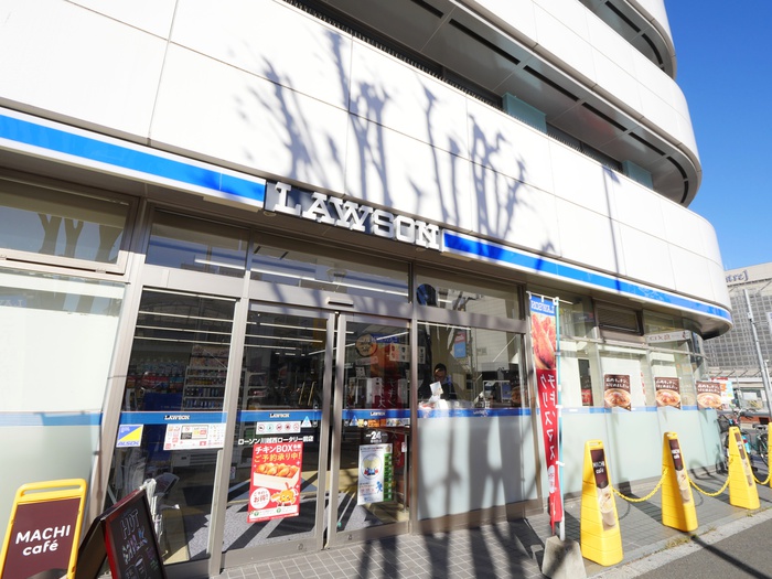 コンビニ　ローソン川越西口ロータリー前店（コンビニ）まで32m
