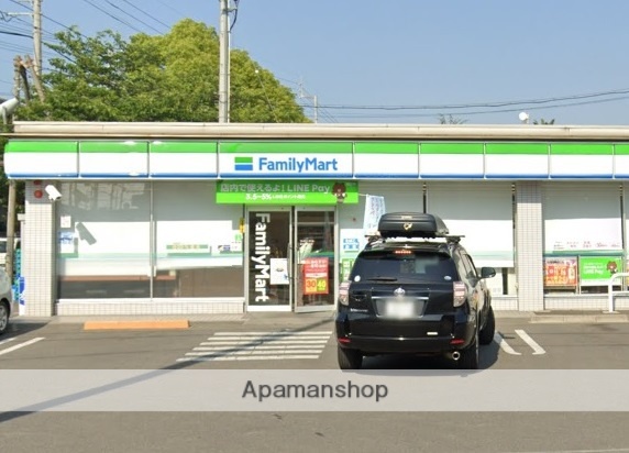 コンビニ　ファミリーマート（コンビニ）まで387m