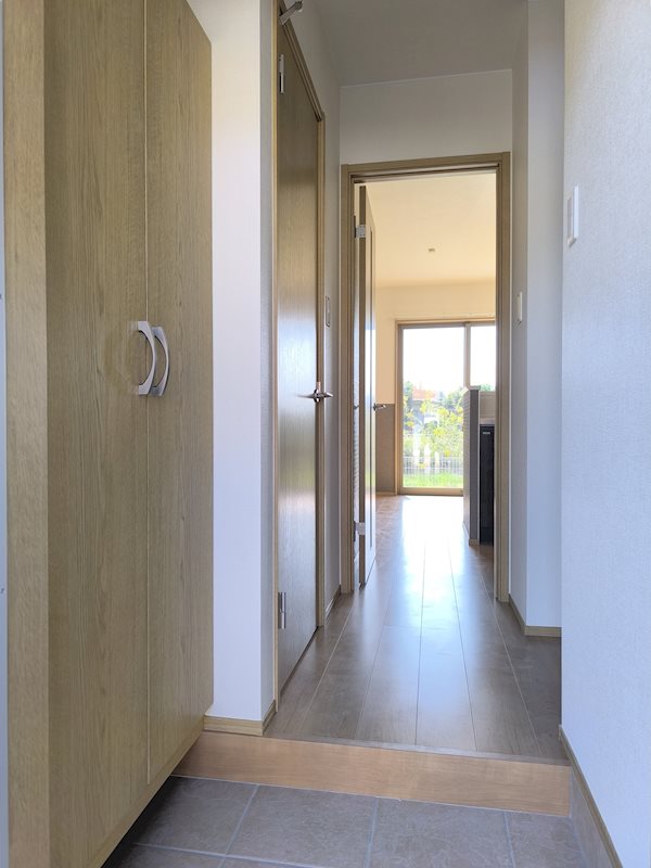 玄関　（イメージ）