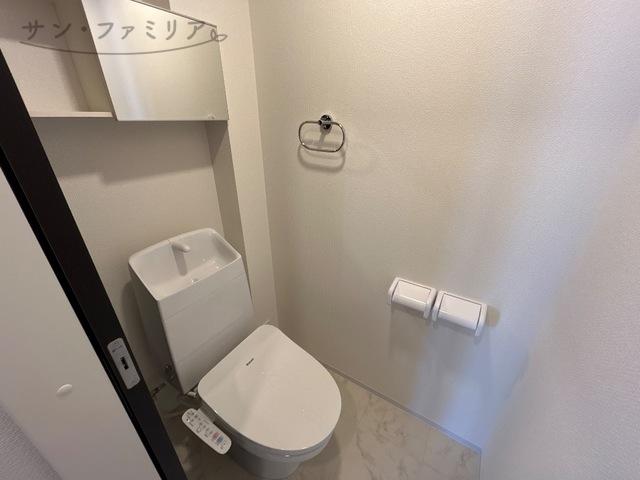 トイレ　同一物件別部屋写真