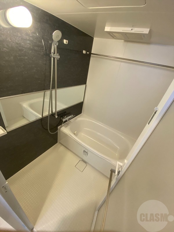 バス・シャワールーム　浴室乾燥機付きバスルーム