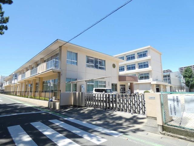 小学校　佐藤小学校（小学校）まで557m