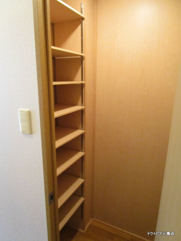 玄関　シューズクローク