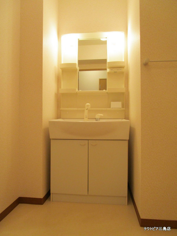 洗面設備　洗面化粧台