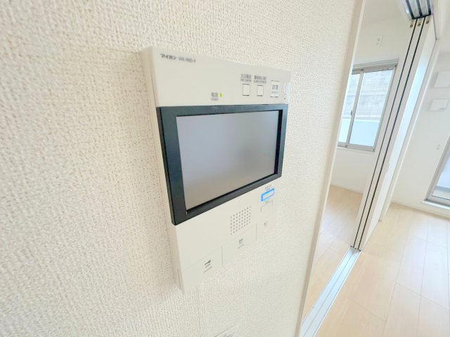 セキュリティ　TVモニターホンで来客が誰か確認してから開けて下さいね