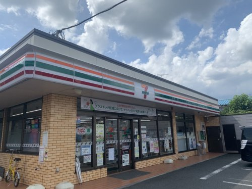 コンビニ　セブンイレブン 大和桜森店（コンビニ）まで475m
