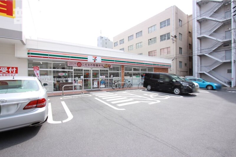 コンビニ　セブンイレブン名古屋代官町店（コンビニ）まで210m