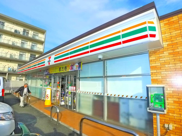 コンビニ　セブンイレブン（コンビニ）まで500m