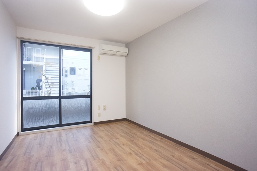 居室・リビング　小さな窓はありません！