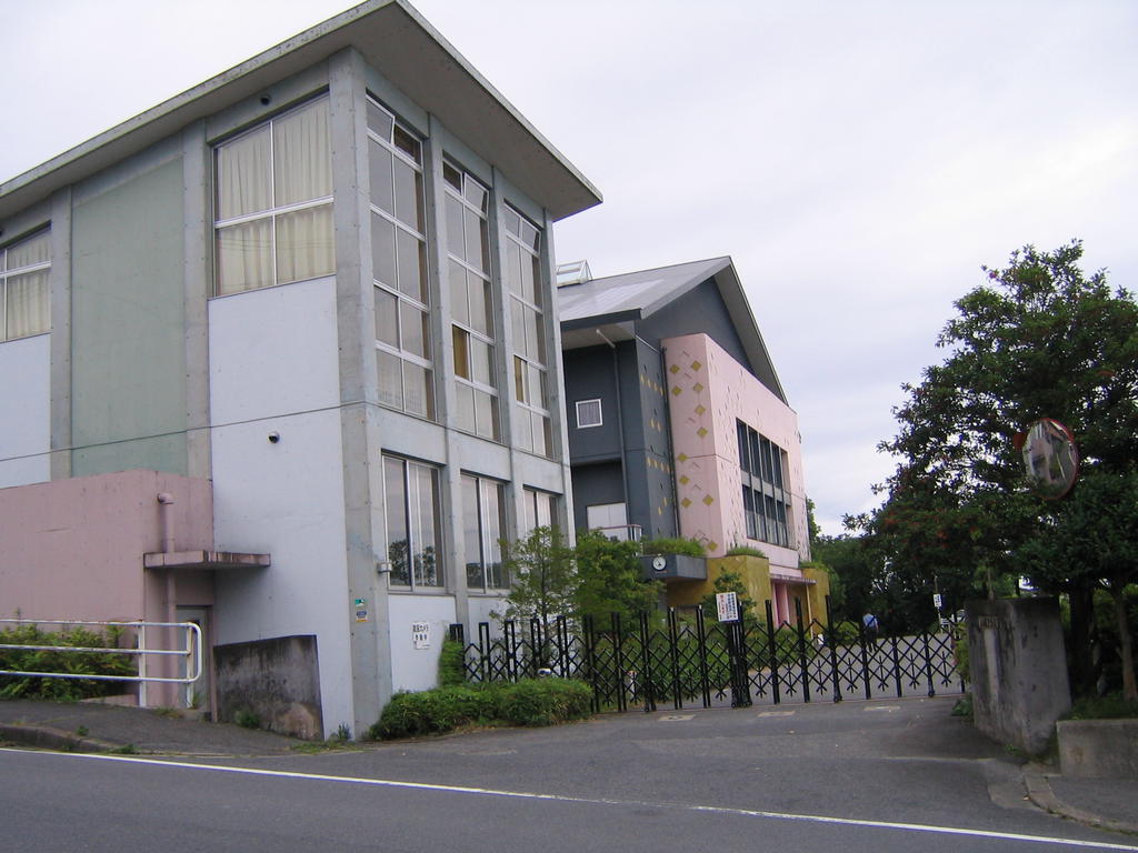 中学校　多治見市立多治見中学校（中学校）まで1783m