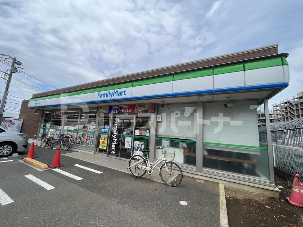 コンビニ　ファミリーマート板橋徳丸二丁目店（コンビニ）まで330m