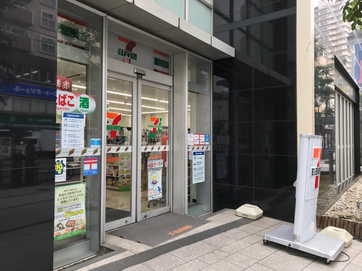コンビニ　セブンイレブン横浜中華街東門店（コンビニ）まで30m