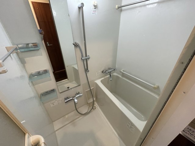 バス・シャワールーム　イメージとして同建物他部屋を表示しています