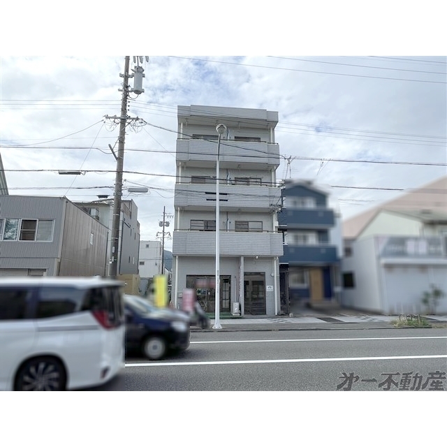 エントランス　建物外観