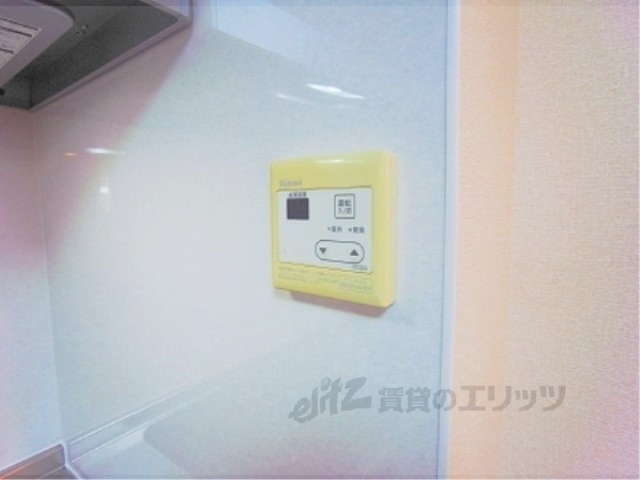 その他設備　給湯器リモコン