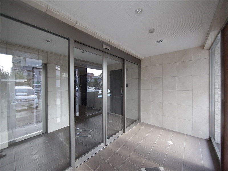 エントランス　エントランス　オートロック完備