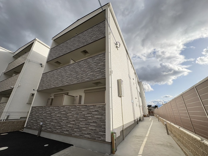 建物外観　建築中