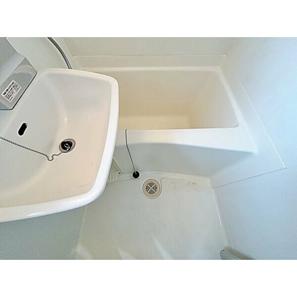 洗面設備　※別号室の参考写真です