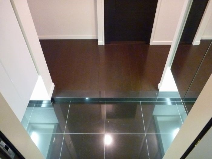 玄関　※別号室の参考写真です。