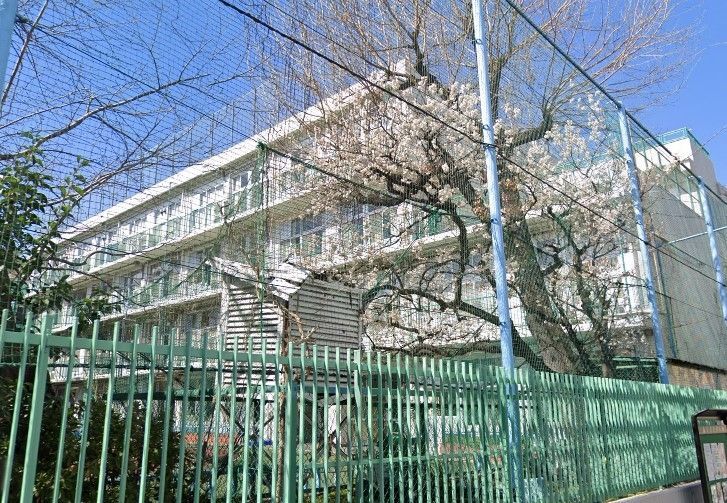 小学校　文京区立指ケ谷小学校（小学校）まで490m