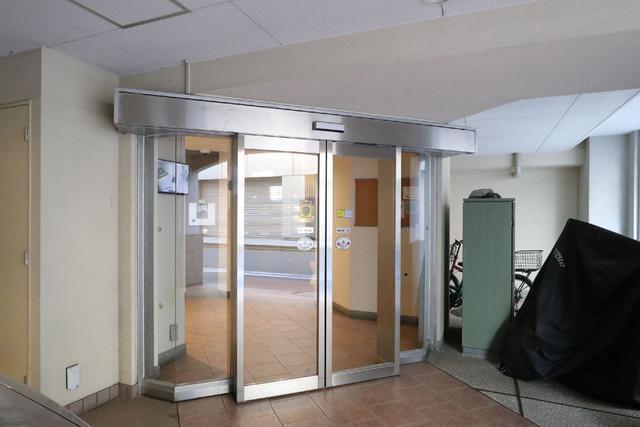 エントランス　エントランス