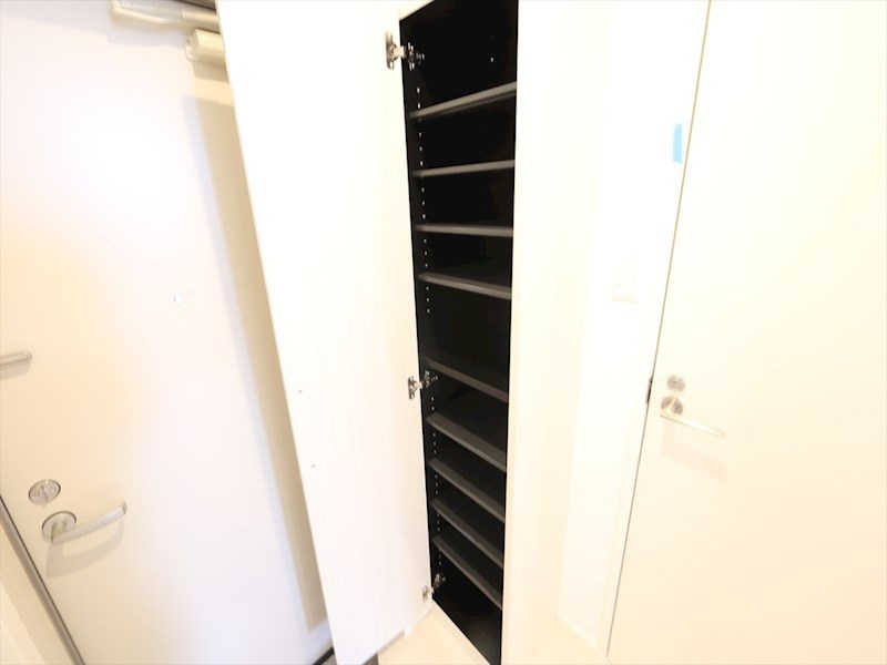 玄関　玄関　シューズボックス（収納充実してます）イメージ写真