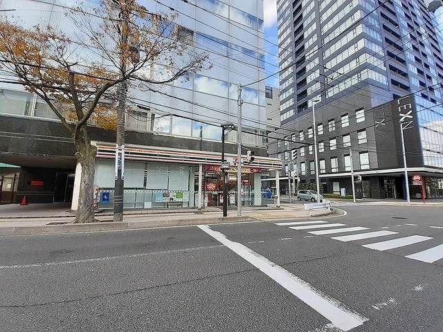 コンビニ　セブンイレブン新潟天神店（コンビニ）まで210m