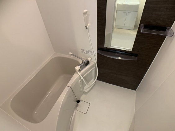 バス・シャワールーム　他室参考写真　便利な浴室乾燥機付き