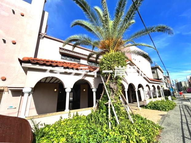 建物外観　オートロック・宅配BOX付です