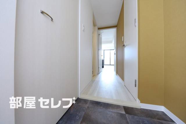玄関　１００２号室写真