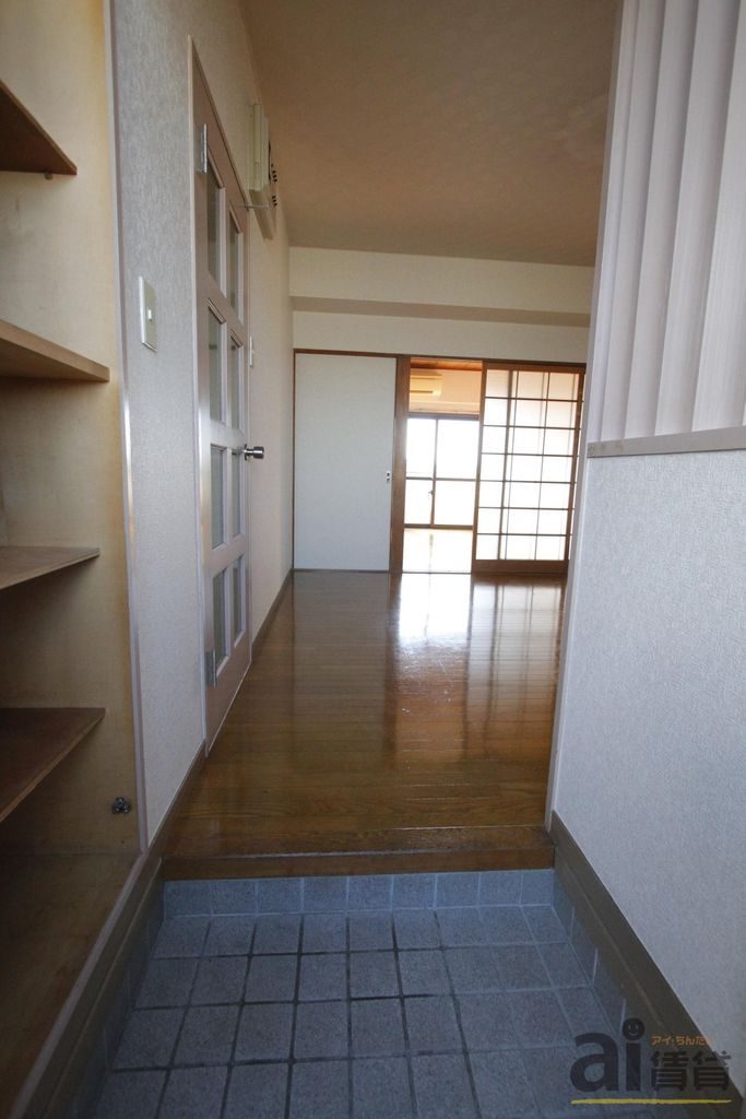 玄関　※別号室写真です