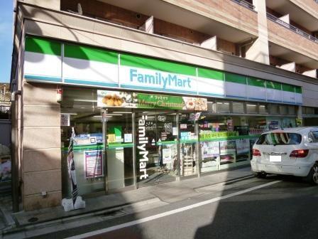 コンビニ　ファミリーマート太子堂店（コンビニ）まで211m