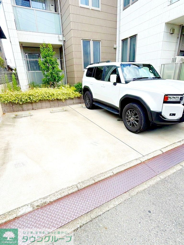 駐車場　駐車場