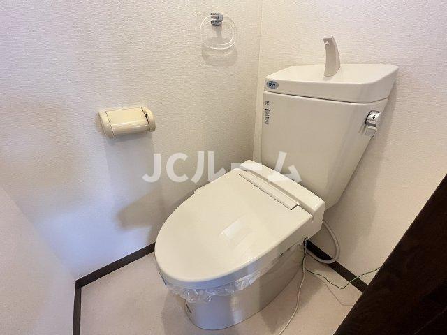 トイレ　同間取り、別の部屋の写真です