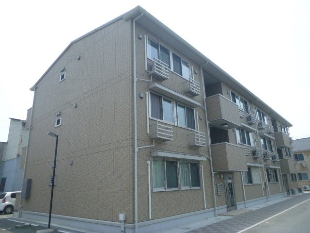 建物外観　駐車場１台込