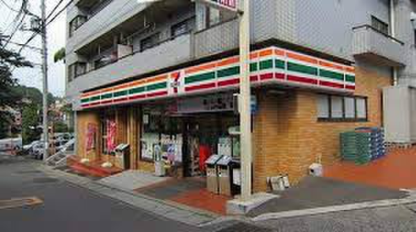コンビニ　セブンイレブン川崎西生田店（コンビニ）まで328m