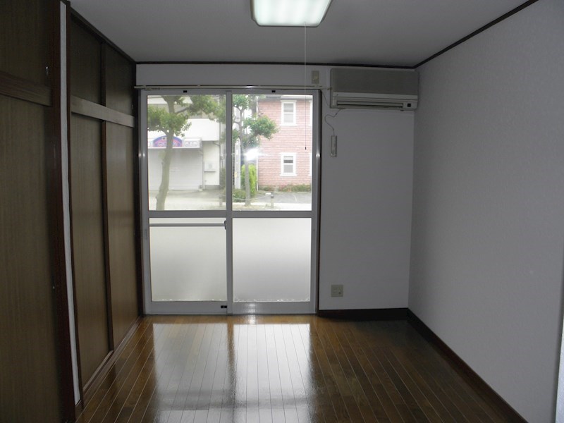 居室・リビング　＊別部屋参考写真