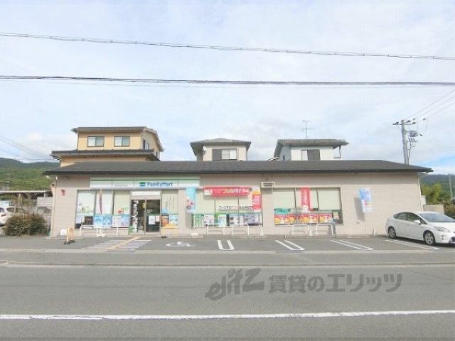 コンビニ　ファミリーマート京都岩倉中町店（コンビニ）まで500m