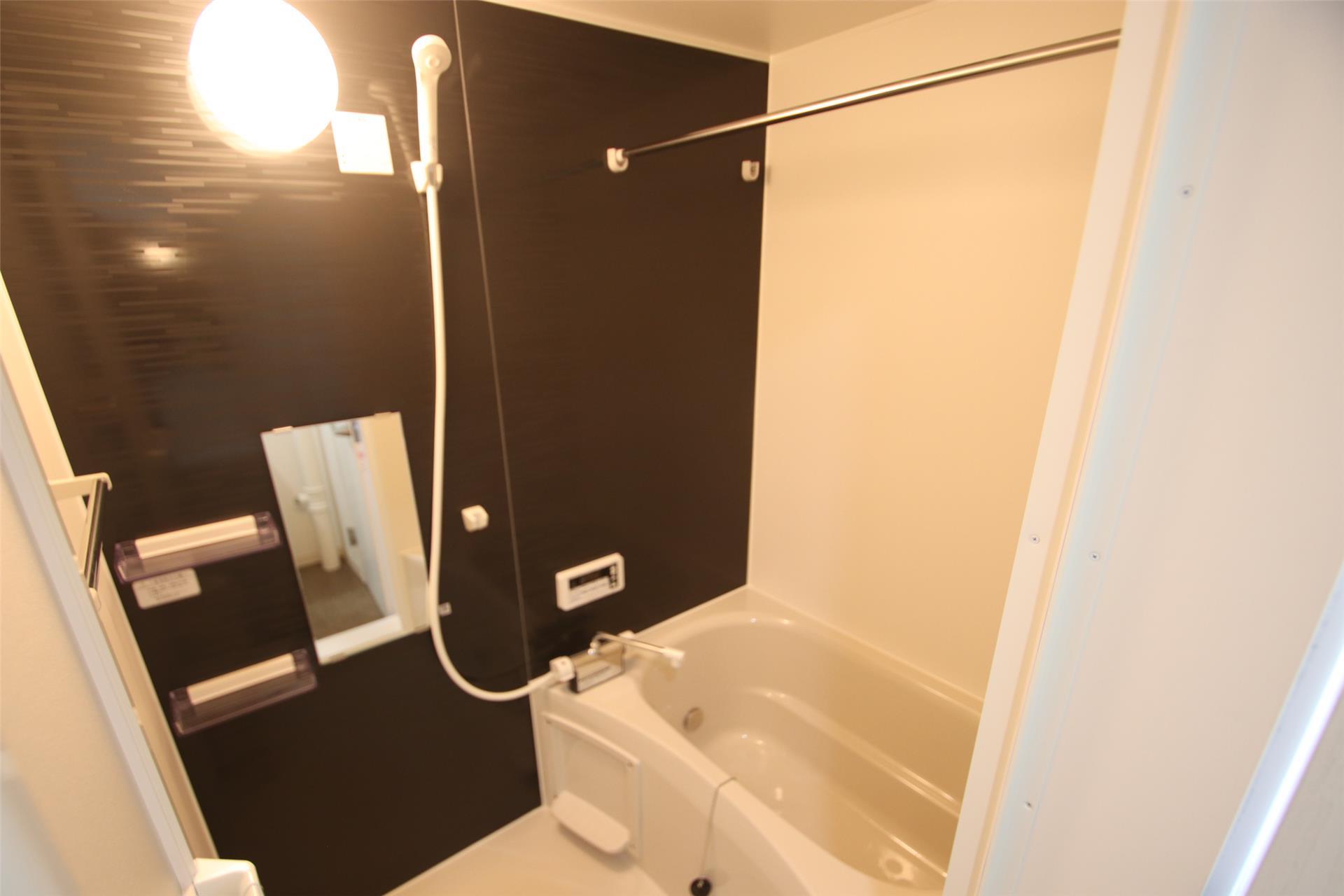 バス・シャワールーム　追い焚き機能、浴室乾燥付付きオートバス