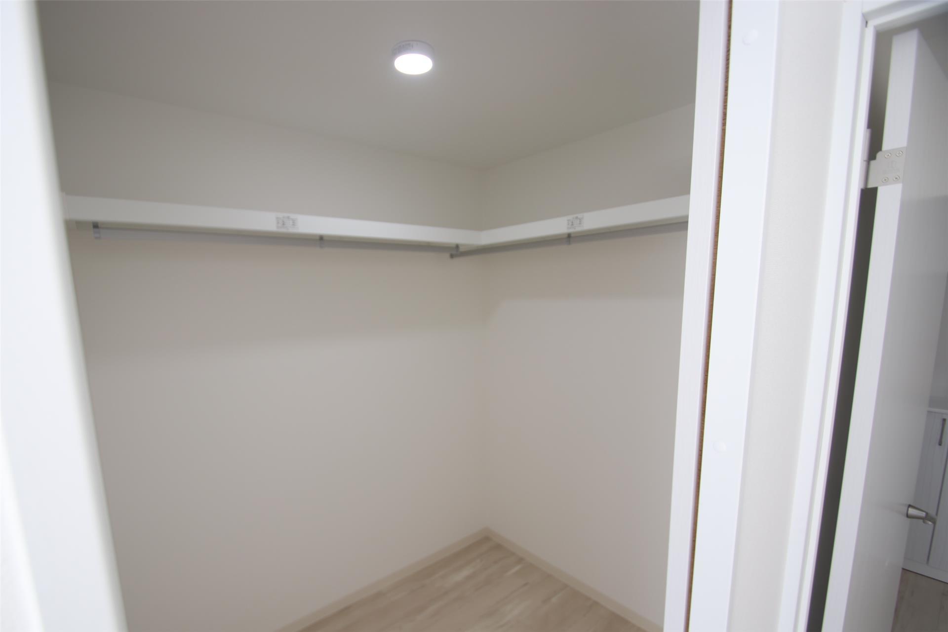 収納　ウォークインクローゼット