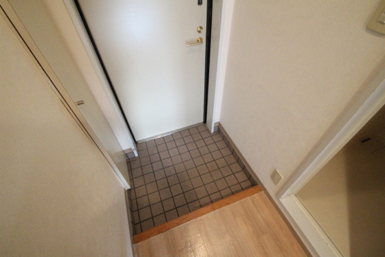 玄関　※別部屋の写真です