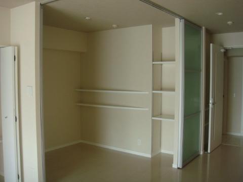 居室・リビング　室内