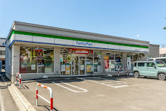 コンビニ　ファミリーマート札幌南郷通18丁目店（コンビニ）まで564m