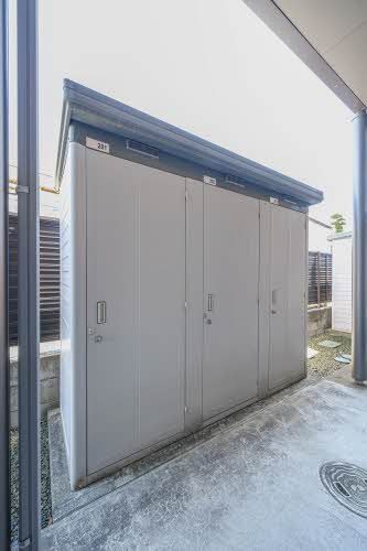 建物外観　ストッカー